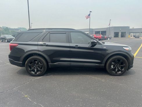 Used 2023 Ford Explorer ST-Line w/ Class IV Trailer Tow Package AWD/4WD image 4