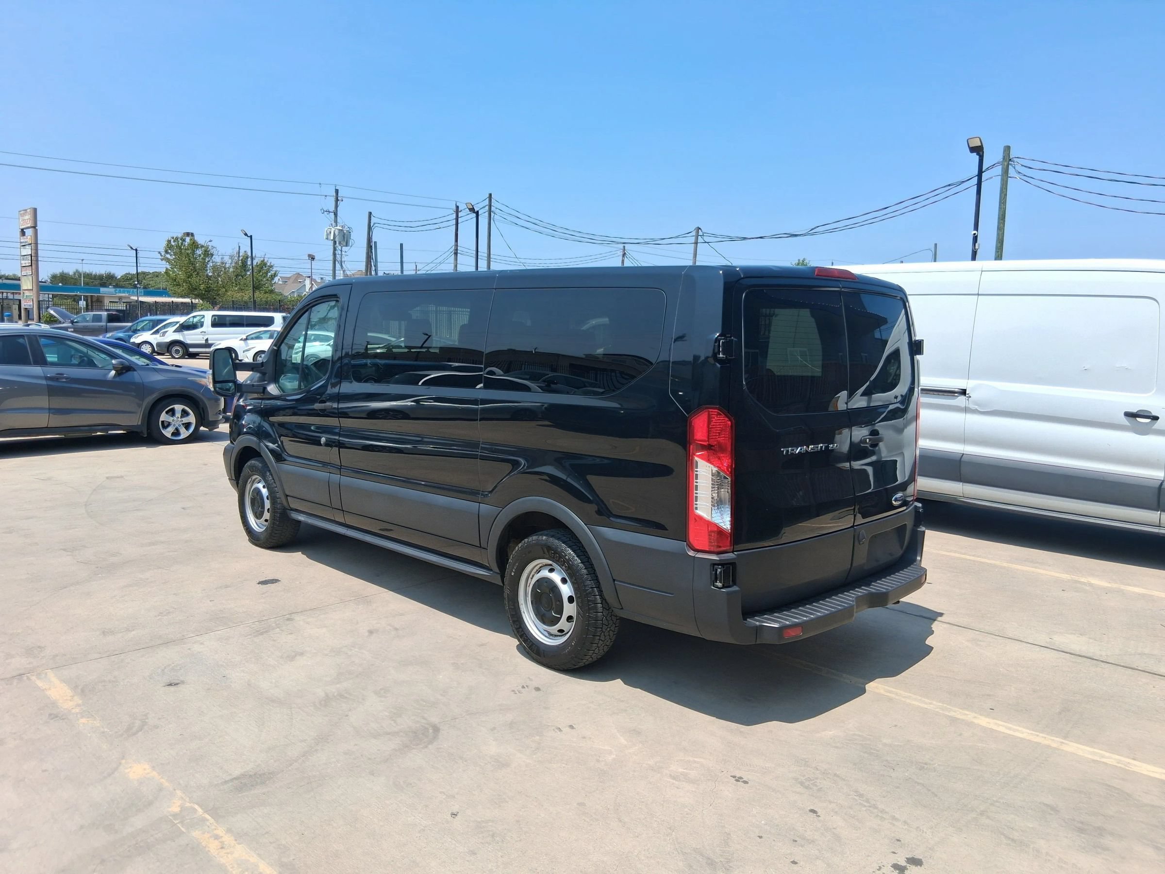Used 2019 Ford Transit 150 XL RWD image 4
