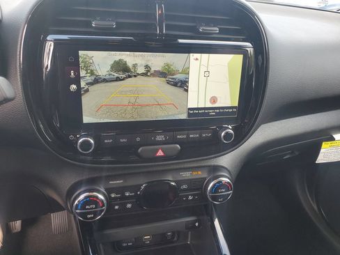 Used 2025 Kia Soul S FWD image 19