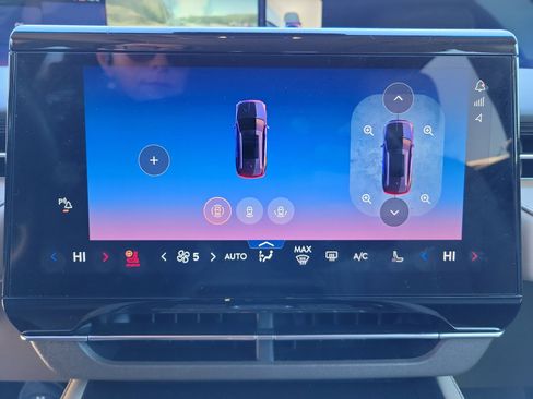 Used 2024 Lincoln Nautilus Reserve w/ Equipment Group 202A image 10