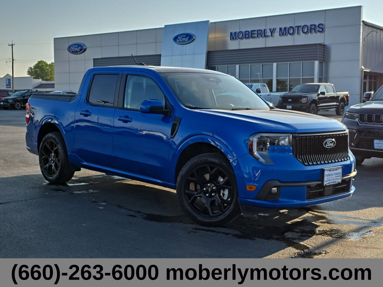 Used 2025 Ford Maverick Lobo AWD/4WD image 1
