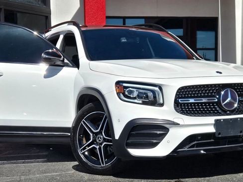 Used 2022 Mercedes-Benz GLB 250 4MATIC image 16