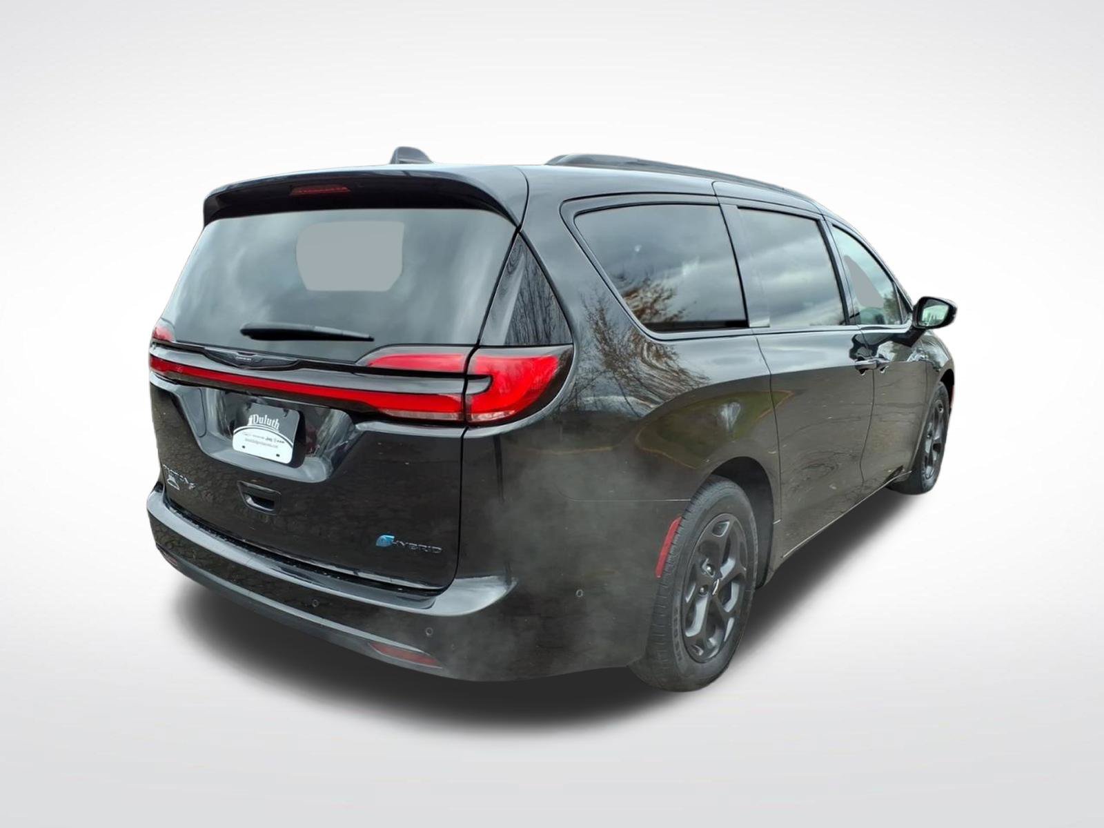 Used 2024 Chrysler Pacifica Premium FWD image 5