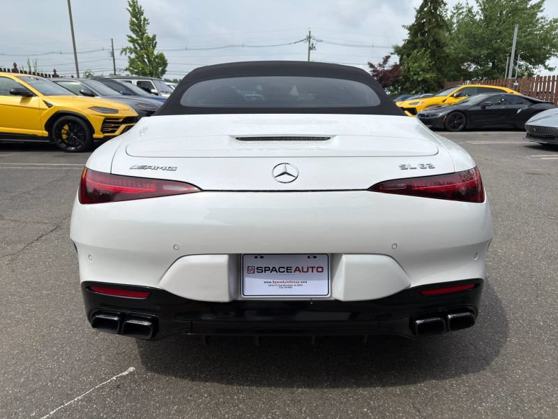 Used 2022 Mercedes-Benz SL 63 AMG 4MATIC w/ Driver Assistance Package image 8