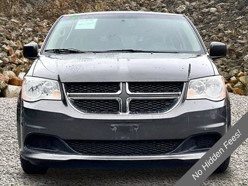 Used 2015 Dodge Grand Caravan American Value Package w/ UConnect Hands-Free Group FWD image 3