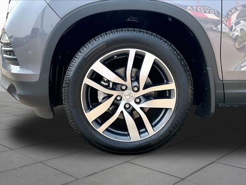 Used 2017 Honda Pilot Touring image 10
