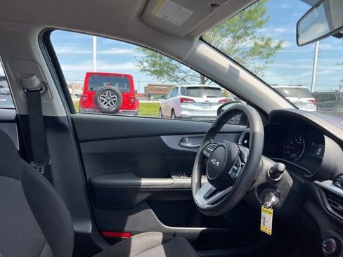 Certified 2024 Kia Forte LXS FWD image 31