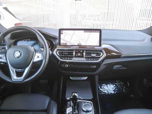 Used 2024 BMW X3 xDrive30i image 9