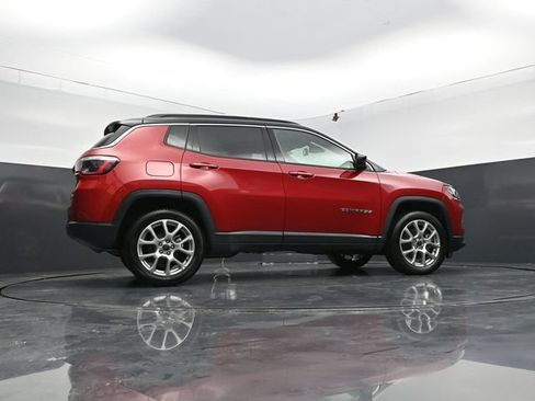 Used 2025 Jeep Compass Limited AWD/4WD image 58
