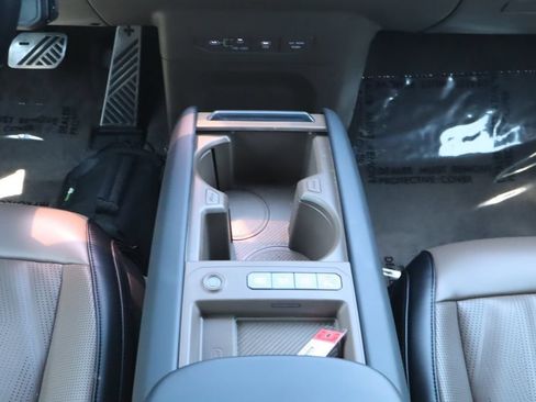 Used 2024 Kia EV9 GT-Line AWD/4WD image 27