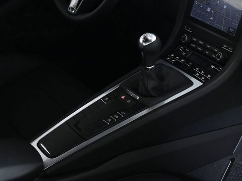 Used 2025 Porsche 718 Cayman image 19