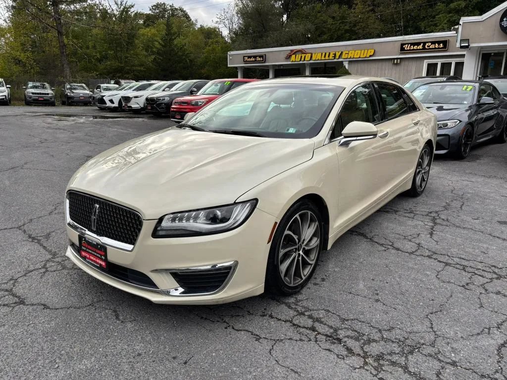 Used 2018 Lincoln MKZ Select w/ Select Plus Package AWD/4WD image 4