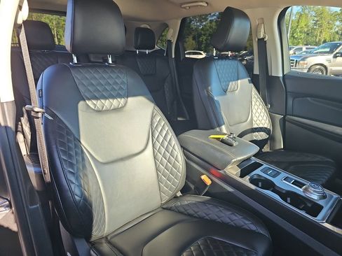 Used 2024 Ford Edge Titanium AWD/4WD image 14