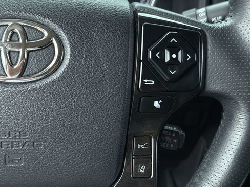 Used 2022 Toyota 4Runner TRD Off-Road Premium w/ Moonroof Package AWD/4WD image 28