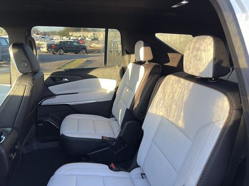 New 2026 Chevrolet Traverse High Country image 16