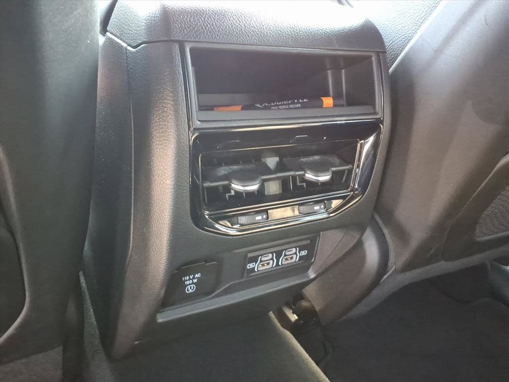 Used 2024 Jeep Grand Cherokee Laredo X w/ Luxury Tech Group I AWD/4WD image 16