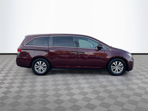 Used 2017 Honda Odyssey SE image 5