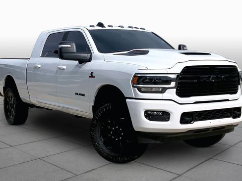 Used 2024 RAM 2500 Laramie w/ Night Edition AWD/4WD image 3