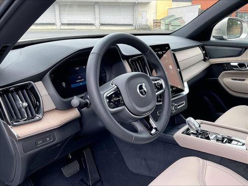 New 2026 Volvo XC90 T8 Plus w/ Protection Package AWD/4WD image 8