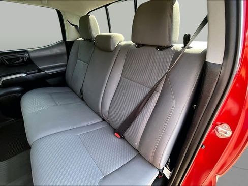 Certified 2020 Toyota Tacoma SR5 AWD/4WD image 19