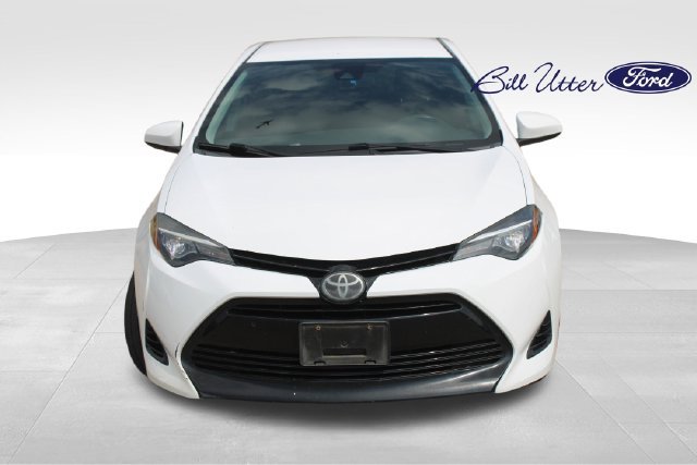 Used 2018 Toyota Corolla LE w/ Carpet Mat Package (TMS) FWD image 2
