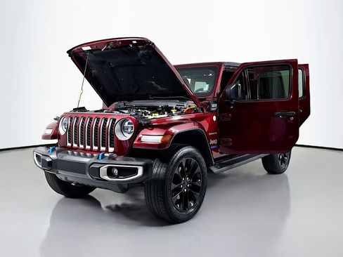 Used 2022 Jeep Wrangler Unlimited Sahara w/ Cold Weather Group AWD/4WD image 24