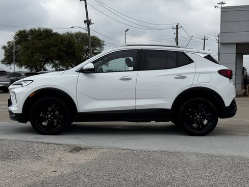 Used 2024 Buick Encore GX Sport Touring image 7