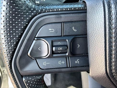 Used 2024 Toyota Tacoma SR image 17