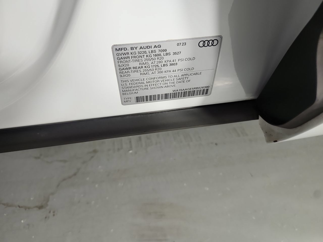 Used 2024 Audi Q8 e-tron Premium Plus w/ Premium Plus Package AWD/4WD image 39