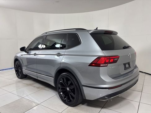 Used 2020 Volkswagen Tiguan SE R-Line image 3