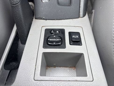 Used 2010 Toyota RAV4 Limited AWD/4WD image 26