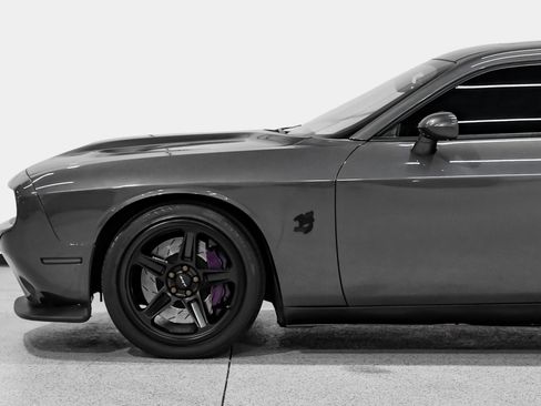 Used 2019 Dodge Challenger R/T Scat Pack w/ Dynamics Package RWD image 10