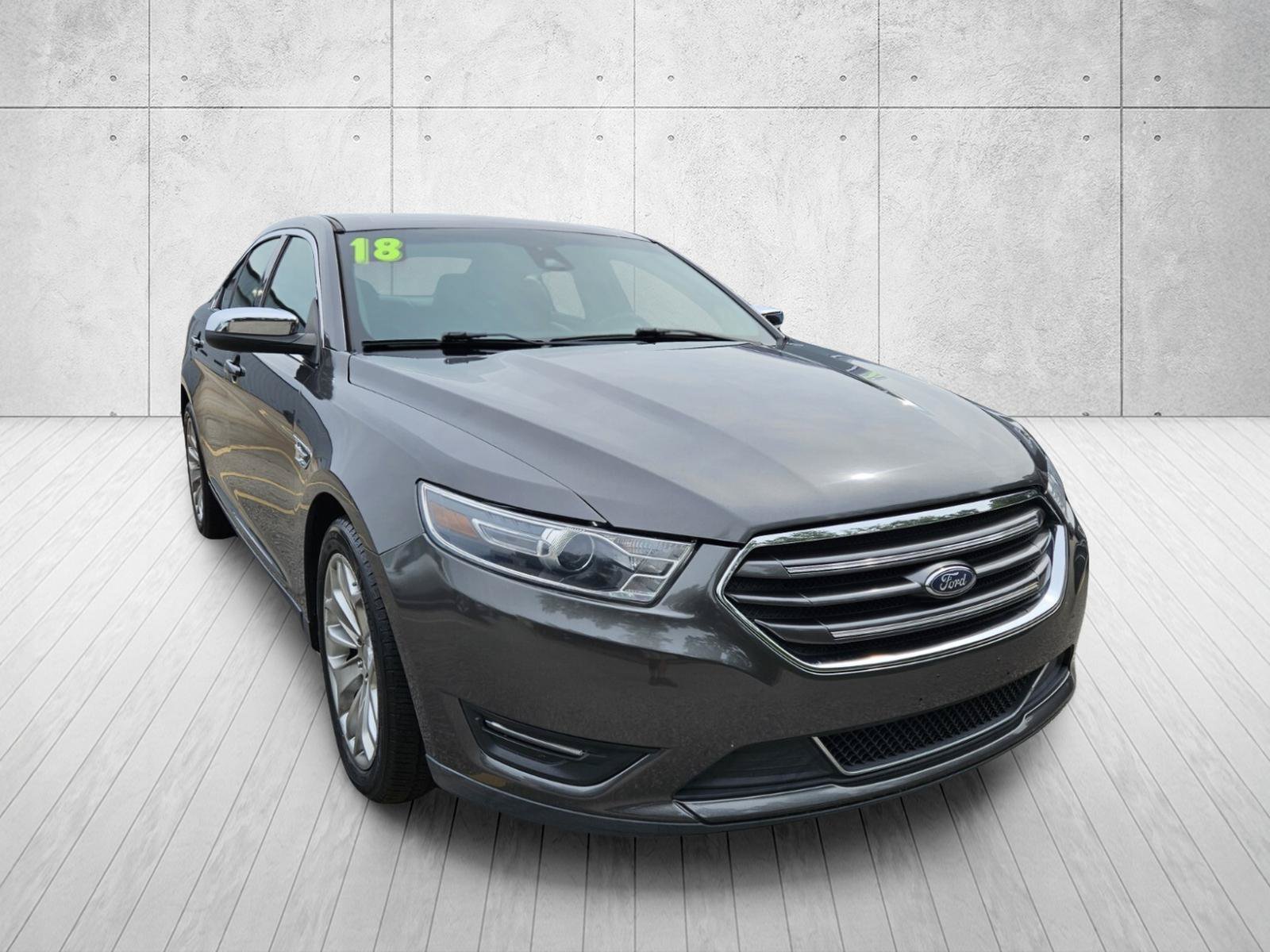 Used 2018 Ford Taurus Limited FWD image 3