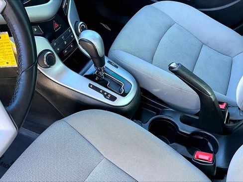 Used 2014 Chevrolet Cruze Eco image 17