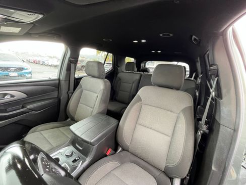 Used 2023 Chevrolet Traverse LT FWD image 37
