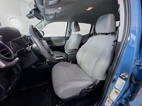 Used 2019 Toyota Tacoma SR5 AWD/4WD image 17