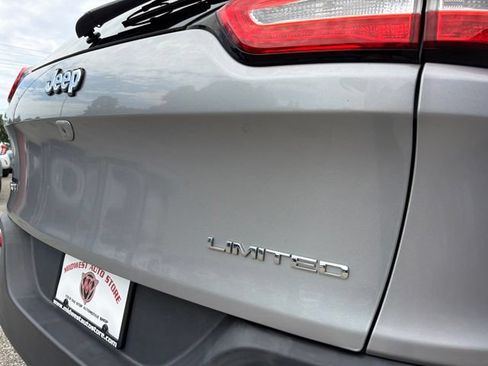 Used 2016 Jeep Cherokee Limited AWD/4WD image 37