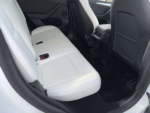 Used 2023 Tesla Model Y Long Range image 18