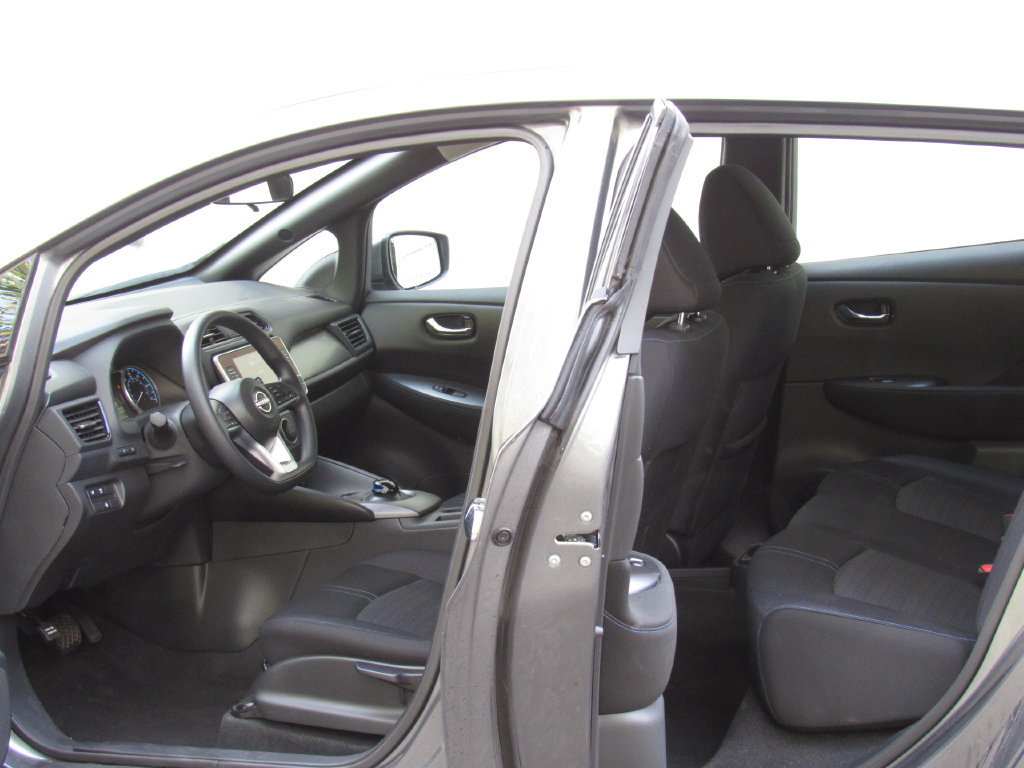 Used 2025 Nissan Leaf S FWD image 12