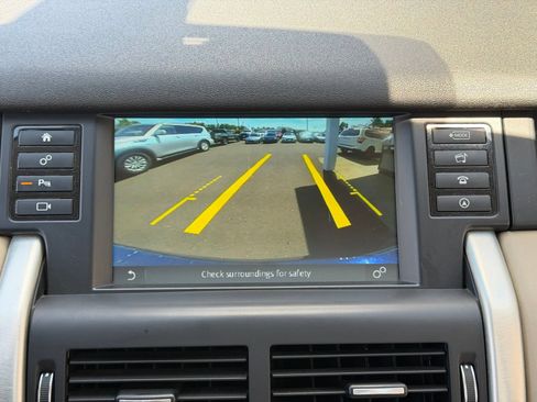 Used 2017 Land Rover Discovery Sport HSE AWD/4WD image 9