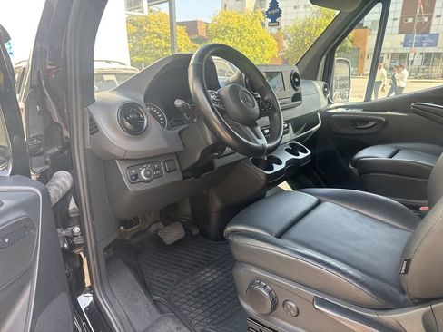 Used 2024 Mercedes-Benz Sprinter 2500 image 10