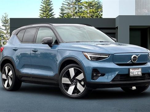Used 2023 Volvo XC40 Recharge Ultimate w/ Protection Package Premier image 2