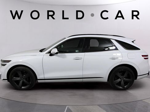 Used 2025 Genesis GV70 3.5T Sport w/ Sport Prestige Package AWD/4WD image 6