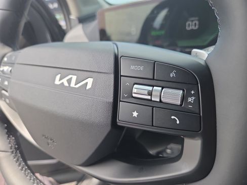 New 2026 Kia Sportage LX FWD image 33