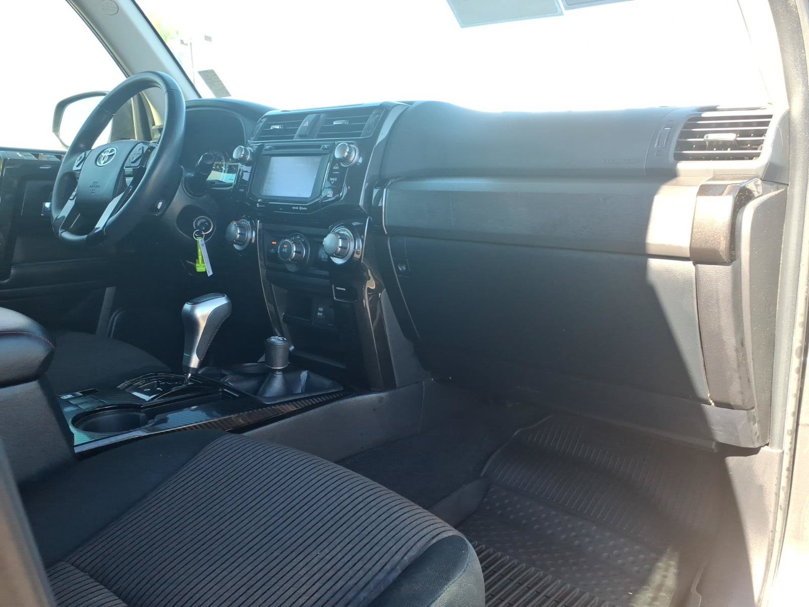 Used 2018 Toyota 4Runner TRD Off-Road AWD/4WD image 9