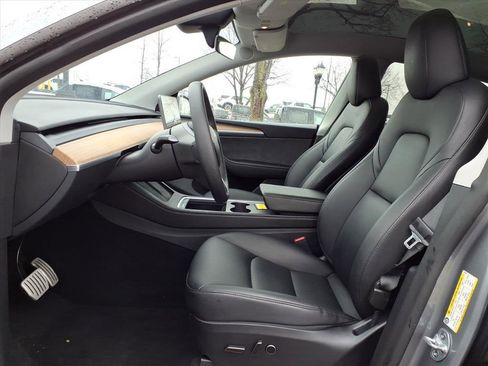 Used 2024 Tesla Model Y Performance image 12