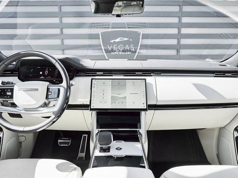 Used 2026 Land Rover Range Rover Long Wheelbase SE image 54