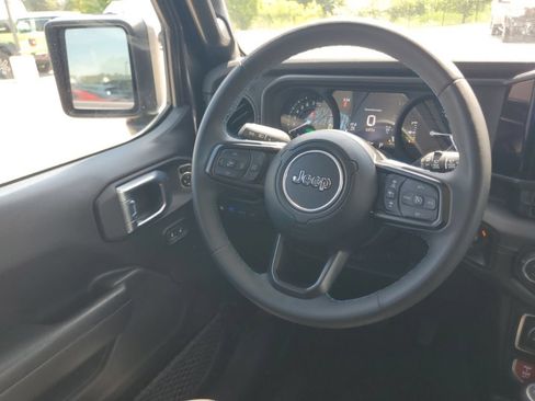 Used 2024 Jeep Wrangler Unlimited Rubicon 4xe AWD/4WD image 7