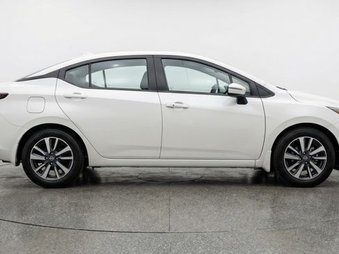 Used 2025 Nissan Versa SV FWD image 11