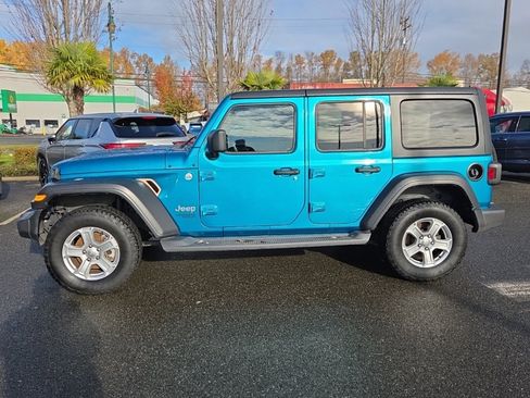 Used 2020 Jeep Wrangler Unlimited Sport S image 2